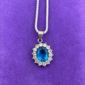 💛 Elegant Silver Plated Blue & White Crystal Pendant Necklace